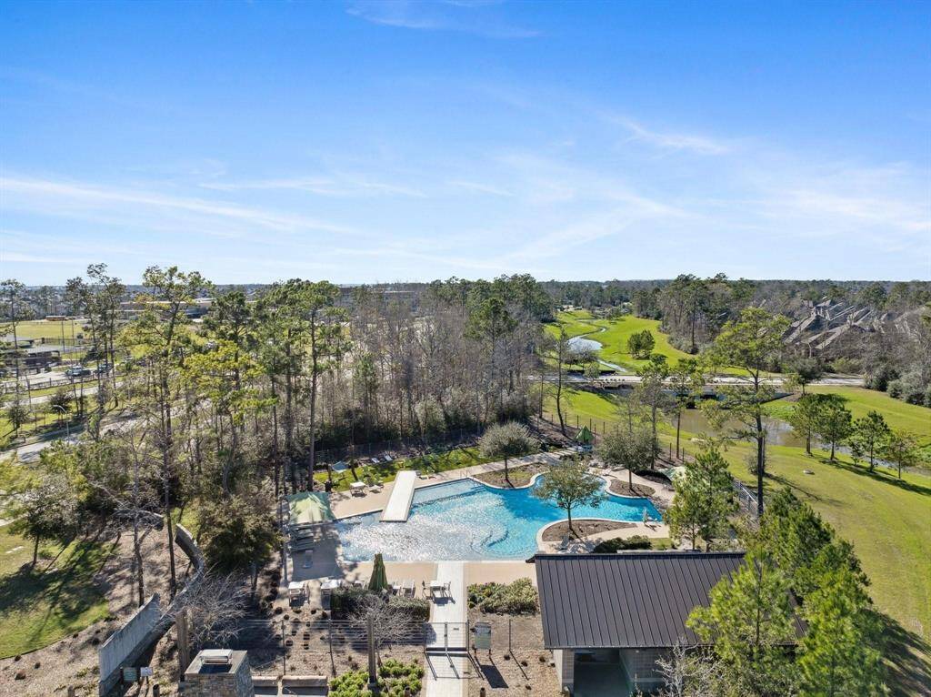 With 64 acres of preserved forest, nearly 5,000 reforested trees, 85 acres of open space and 68 acres of Madera Creek, The Groves offers an endless supply of imaginative amenities just outside your door.