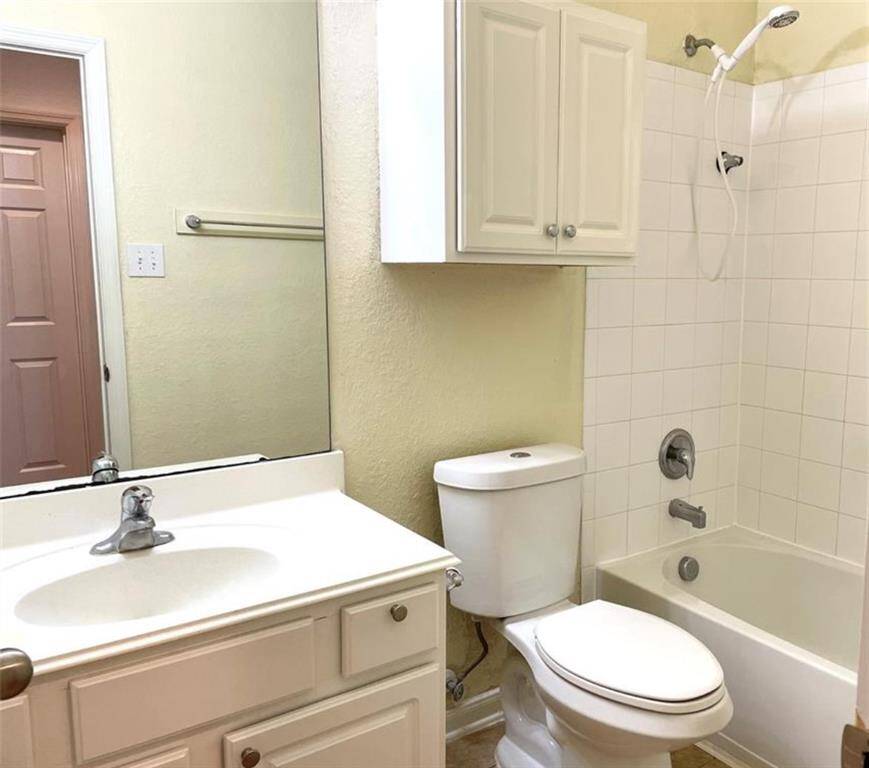 Secondary full bath