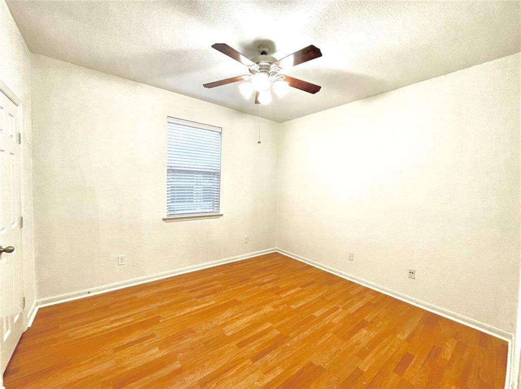 Secondary bedroom