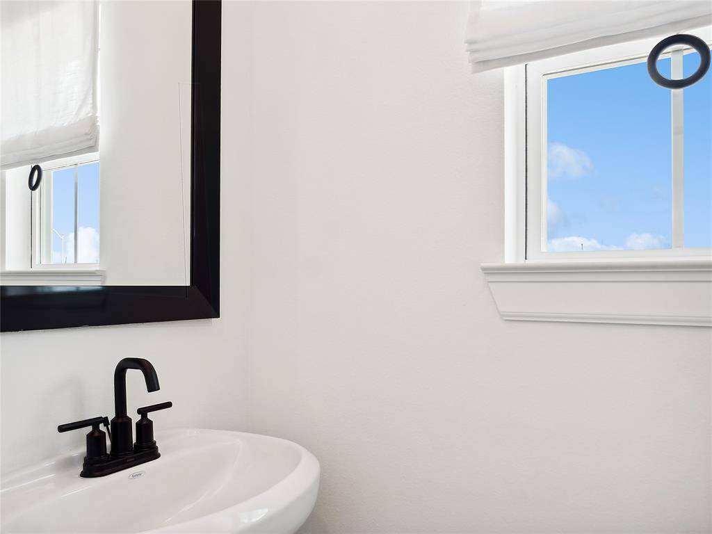 Half bath (*Photo not of actual home and used for illustration purposes only.)