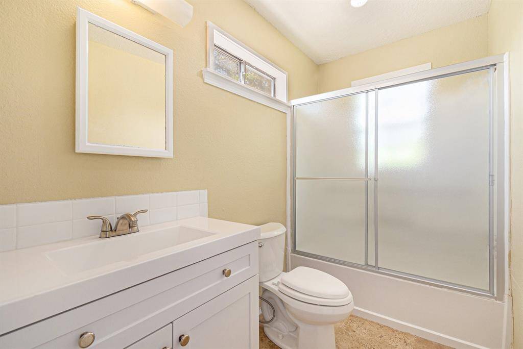 Full Bathroom 2nd level