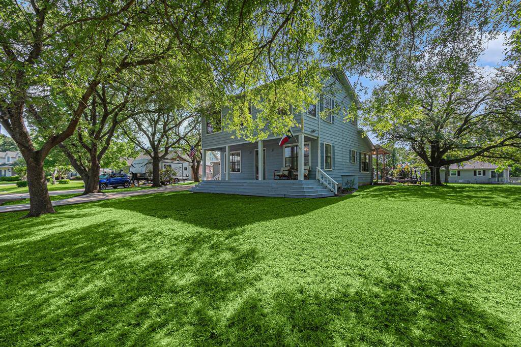 Peaceful neighborhood with mature trees