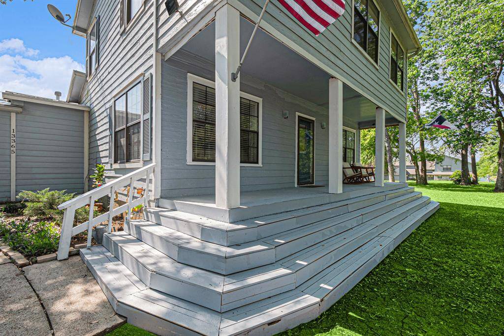 Inviting front porch.
