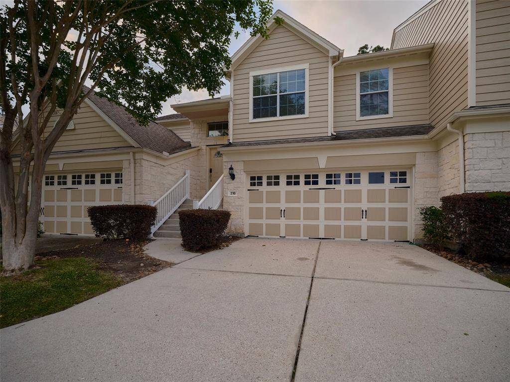 Welcome home to 13600 Breton Ridge 21B.