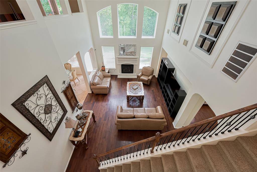 Welcome home! You'll never get tired of this stunning view with soaring ceilings.