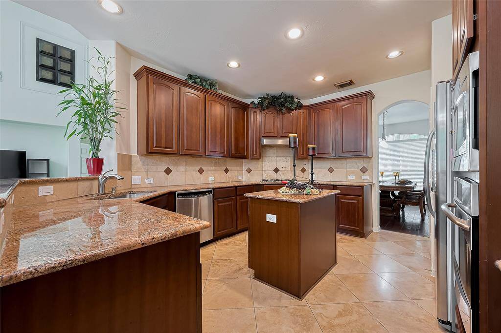 Spacious, beautiful kitchen.