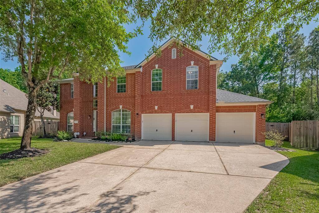Plenty of parking in the driveway for your guests and a vast 3-car garage.