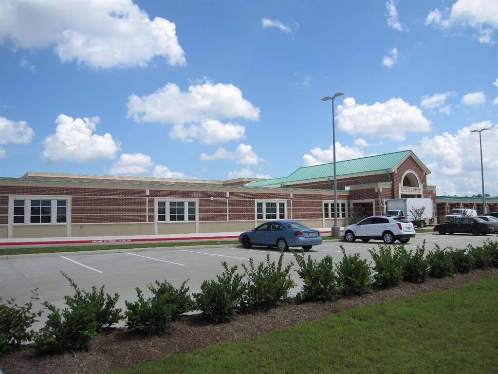 One of the newer Tomball Schools the neighborhood is zoned to.  This is Wildwood Elementary up the road.  Buses come for all schools.
