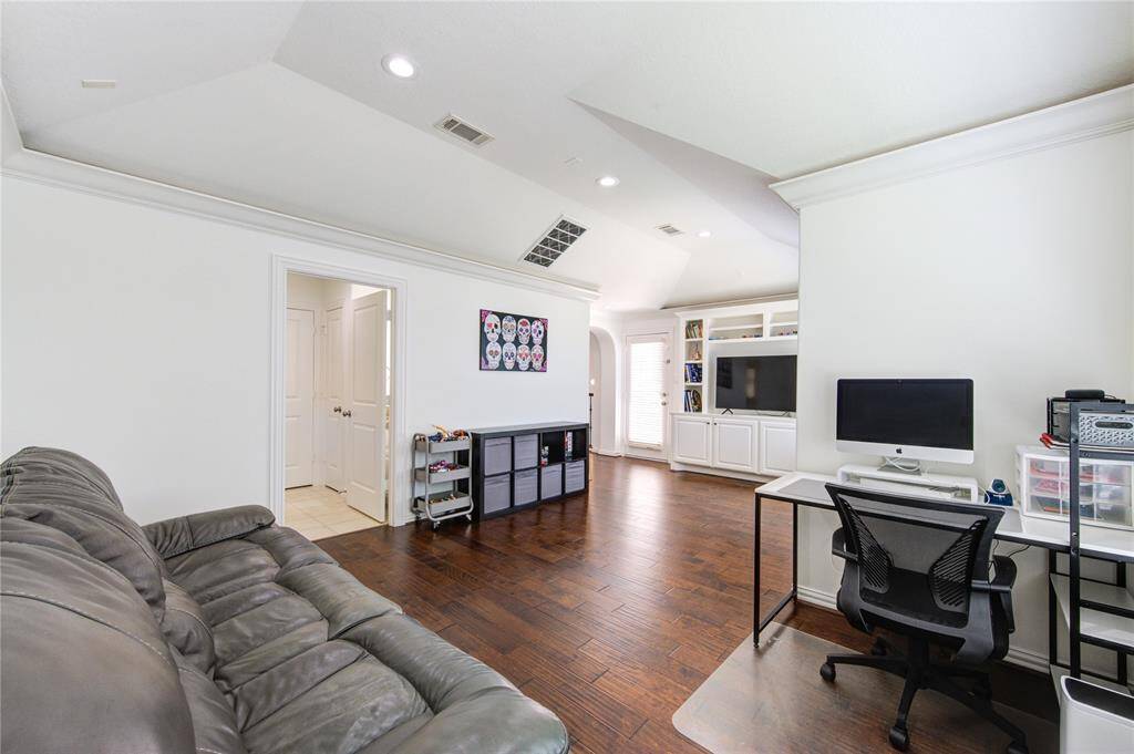 Property Image 38