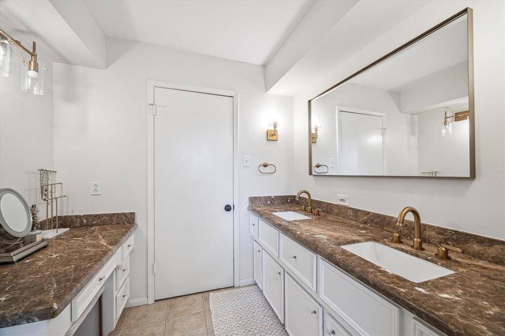Upstairs Bathroom