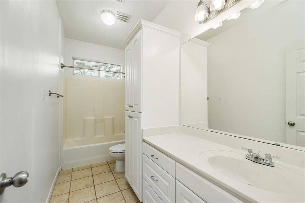 Secondary bathroom