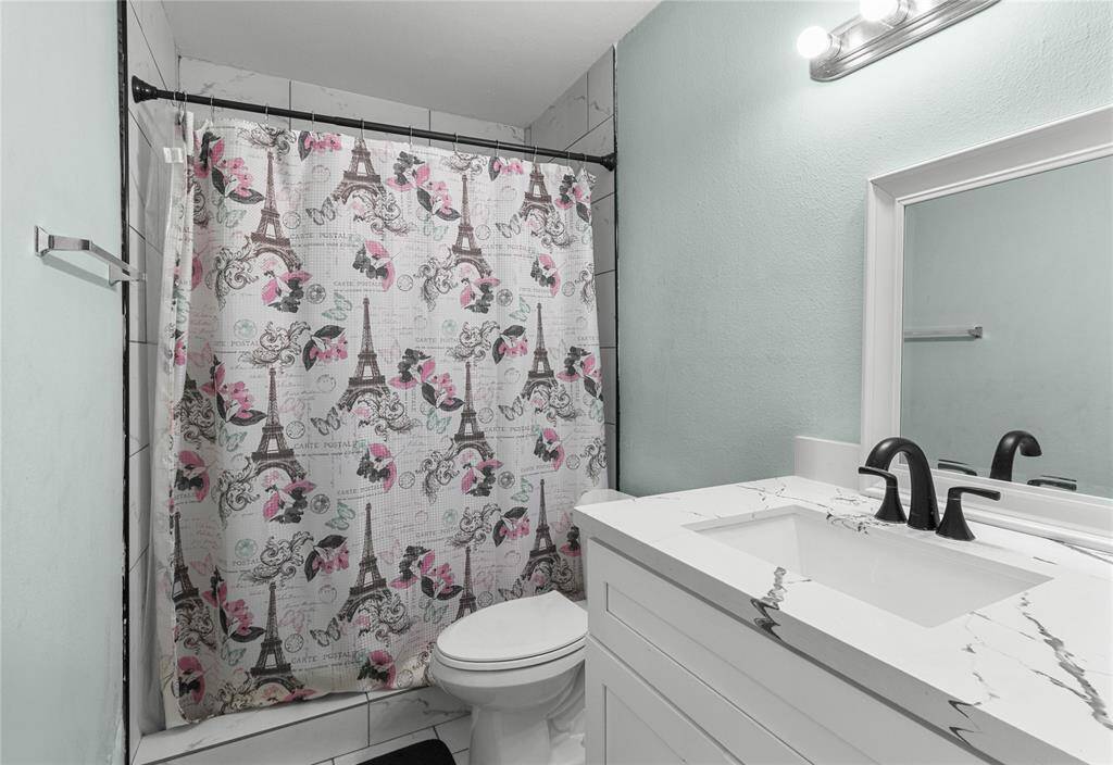 Full Restroom in Hallway