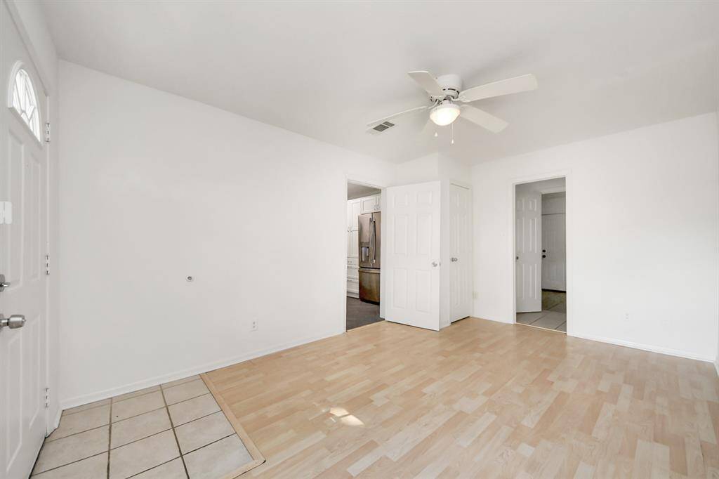 Secondary bedroom