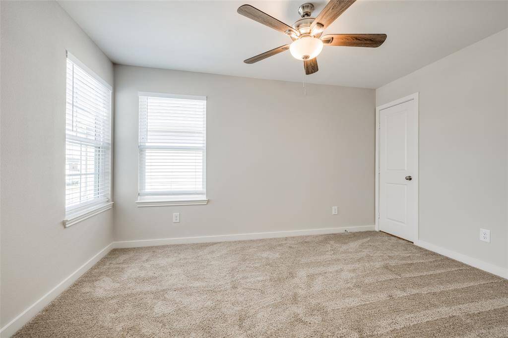 Versatile secondary bedroom—perfect as a guest room, office, or creative space.