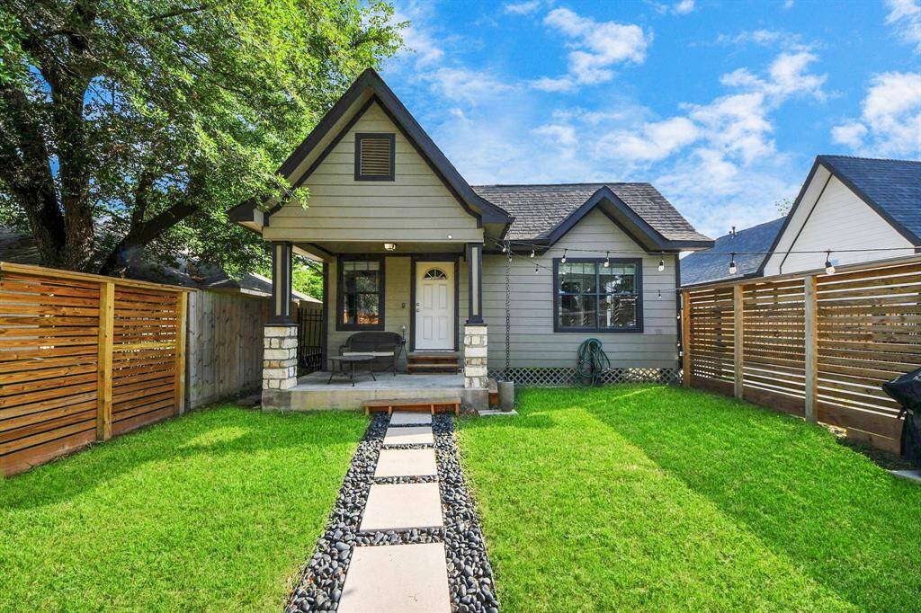 Surrounding front fence built in 2024 for privacy and the perfect front yard for your pets to play!