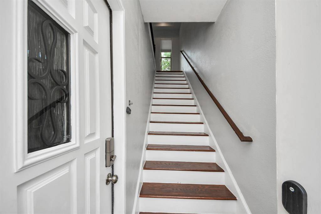 stairs leading to the garage apt