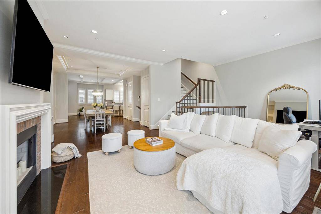 The builder of this townhome was generous in the scale of his spaces.  Nothing feels cramped or awkward.  Each space flows into the next without any fuss.