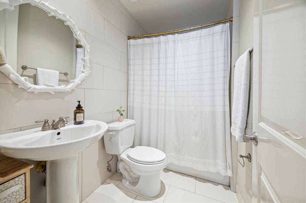 The second full bathroom off the second bedroom.