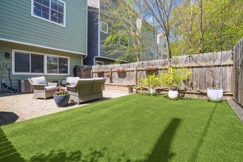Large backyard turfed for your furry friends!