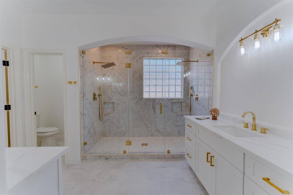 Master Bathroom suite