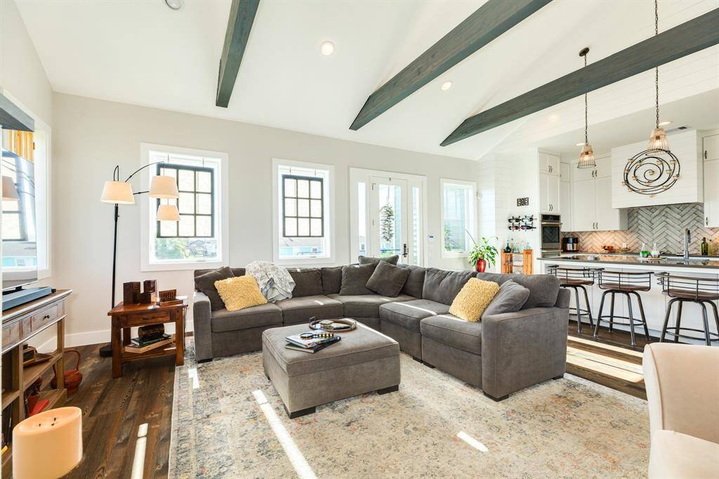 Spacious living/kitchen combo makes it great for hosting family and friends. Lots of natural light.