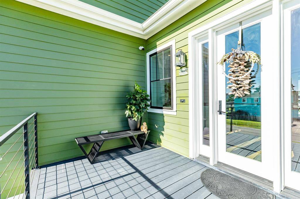 Beautiful entrance with composite decking.