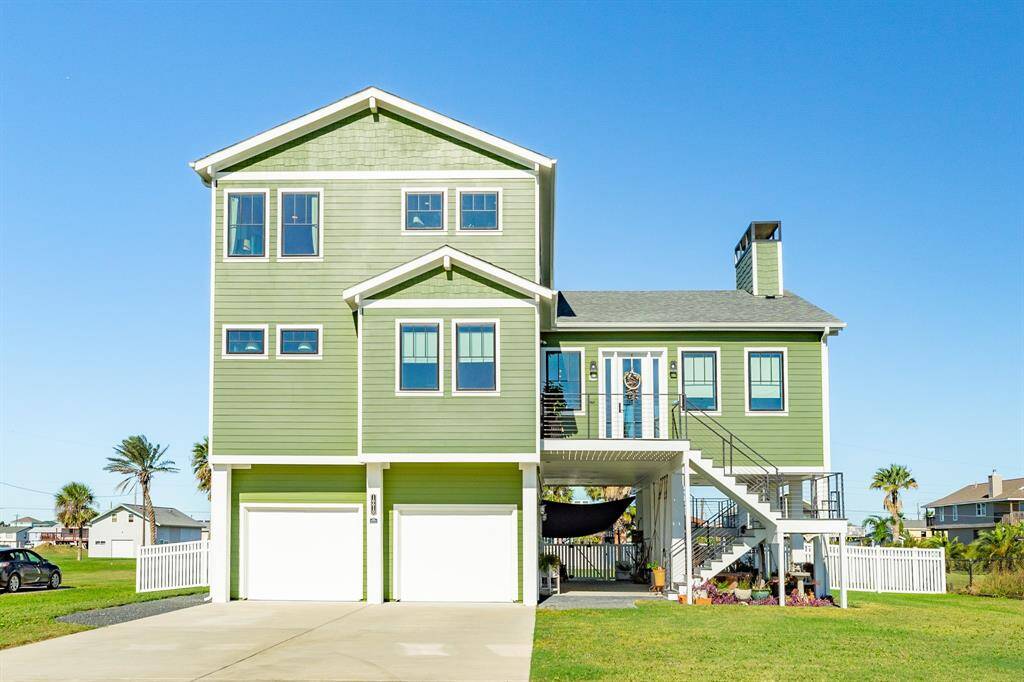 Front view of the property there is plenty of parking