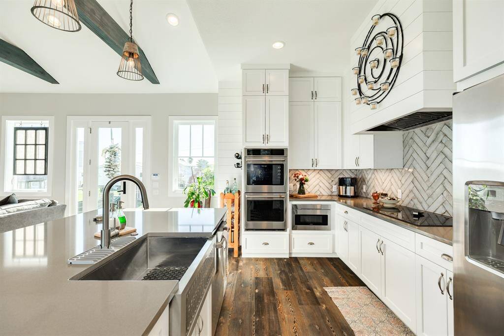 Double oven and microwave drawer