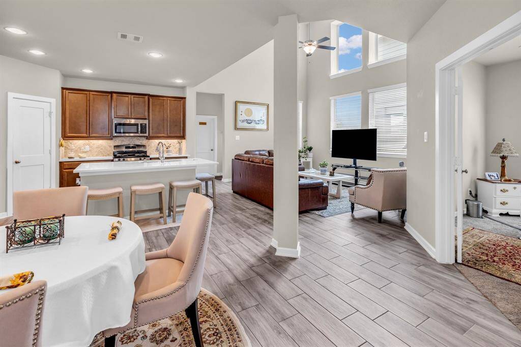 This floor plan is very open to allow great entertainment and inclusion when family and friends are here!