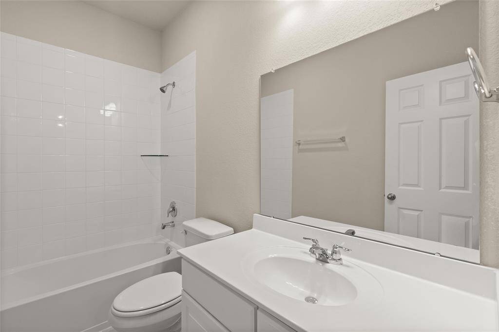 Note: Sample product photo. Actual exterior and interior selections may vary by homesite. Photo may be virtually staged