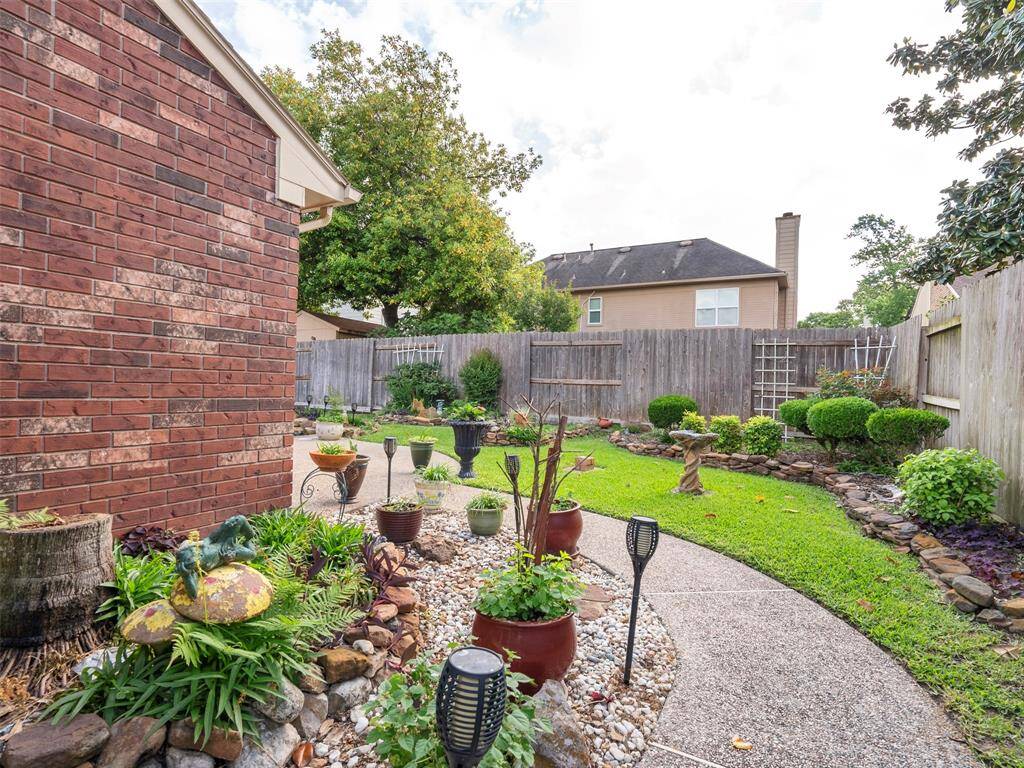 Beautiful landscaping!
