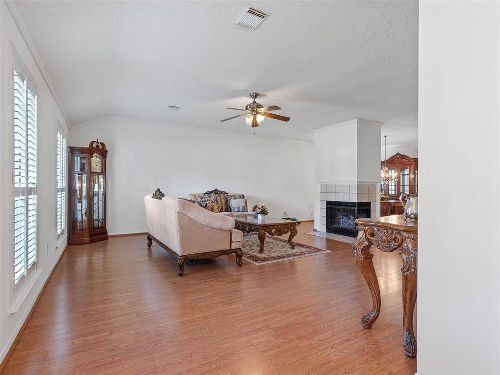 You will love the spacious Island Kitchen with a Breakfast Area to enjoy your coffee. You have a spacious Primary Bedroom with ensuite Bath, and 2other bedrooms with a secondary Bath to share. The backyard is where you will enjoy your family and friends with a screened in porch, patio area, and a pool! Shopping and Entertainment is close by in the Atascocita Town Center. You have easy access to FM 1960, 69/59, and Beltway 8! Humble ISD!