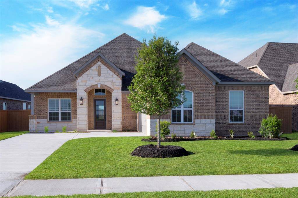 The Jasmine plan has an abundant amount of space for you to enjoy daily. You will look forward to spending quality time in the gorgeous family room of this home. Actual fits and finishes may vary from listing photos.