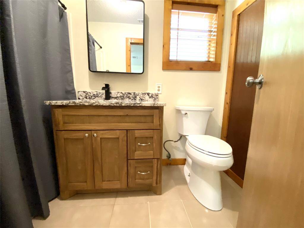 Primary ensuite bathroom.