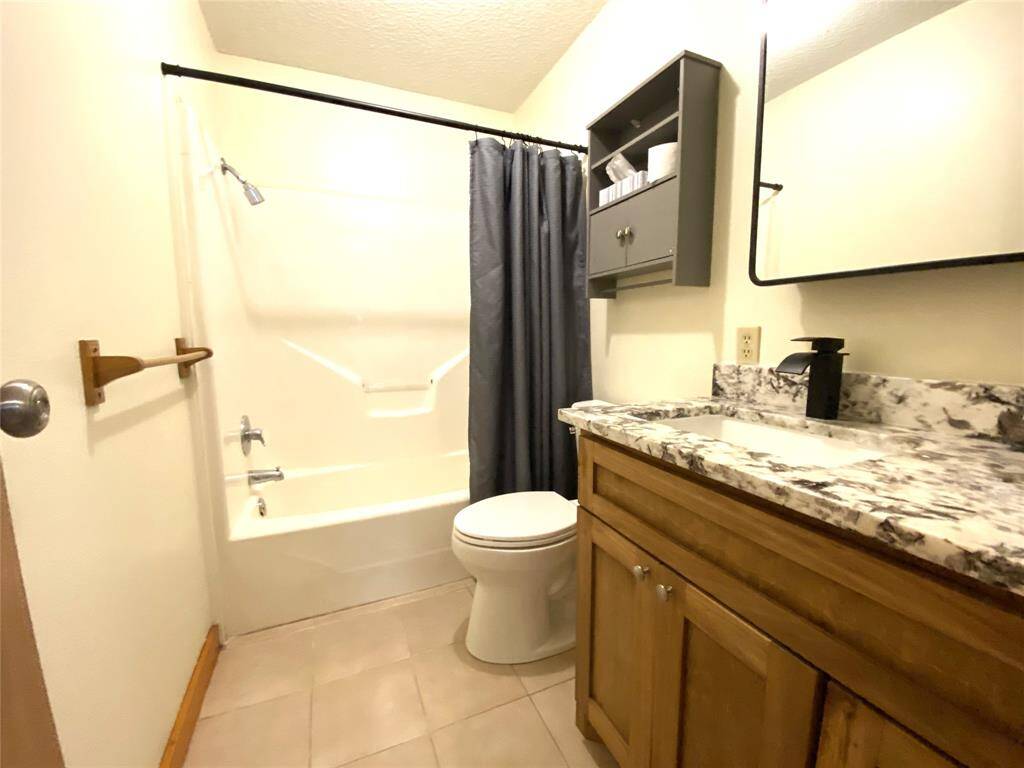 Primary ensuite bathroom.