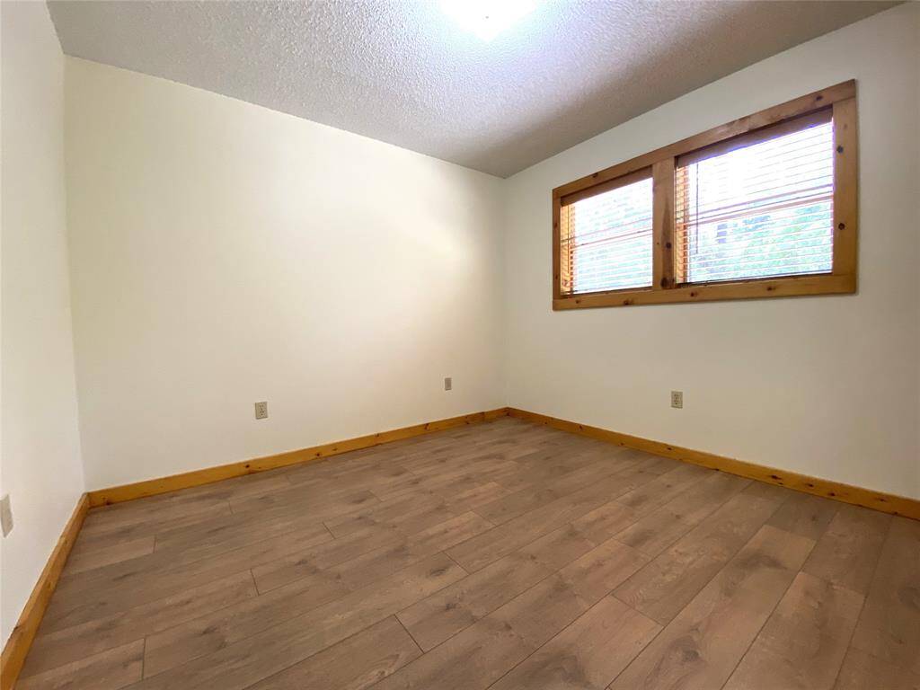 2nd bedroom.