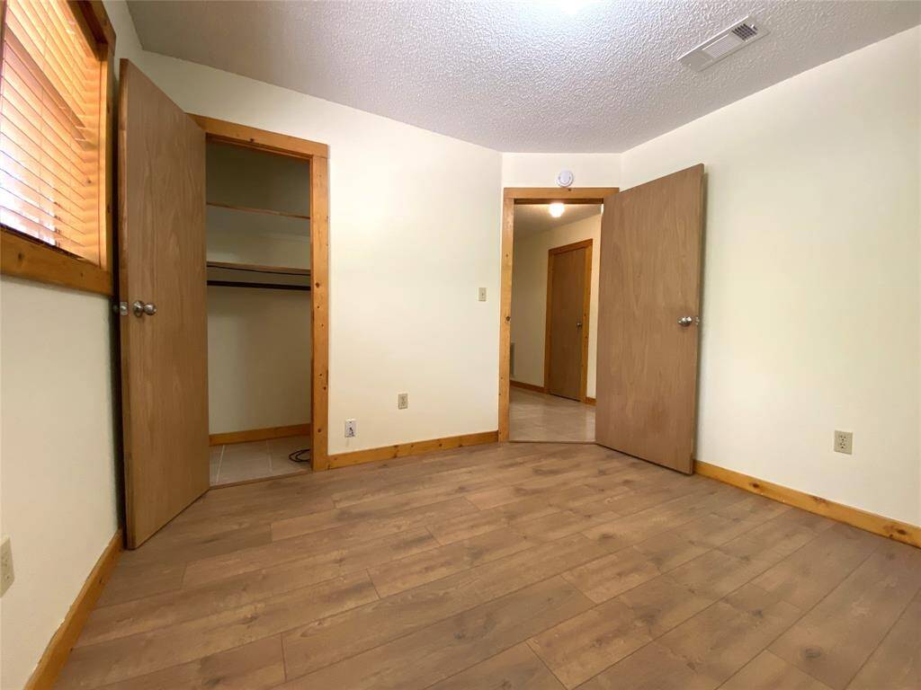 2nd bedroom.