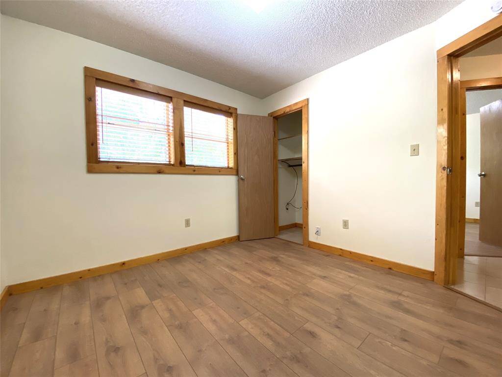2nd bedroom with nice size closet.
