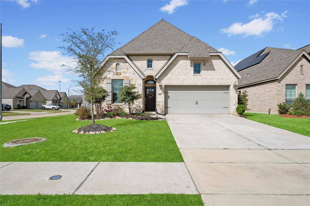 Welcome home to 19803 Blue Roan Drive!