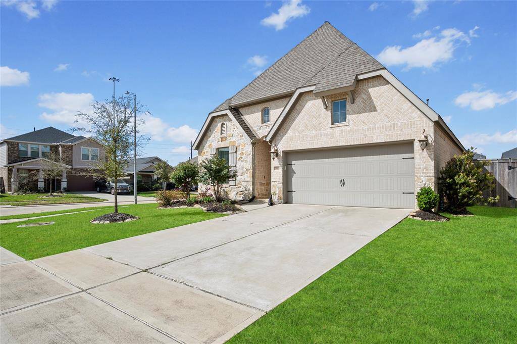 Welcome home to 19803 Blue Roan Drive!