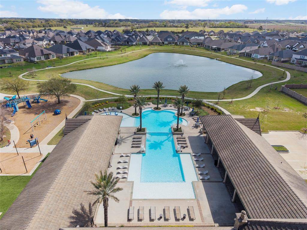 Amira has every amenity you could want -a clubhouse with a fitness room, children’s reading nook, kitchen, yoga studio and onsite HOA – Sterling Management. A beautiful courtyard that offers lake views from shaded patios featuring flat-screen televisions. A gorgeous pool that offers separate areas for adults and children. A dog park. Pickleball courts. Playgrounds. And plenty more!