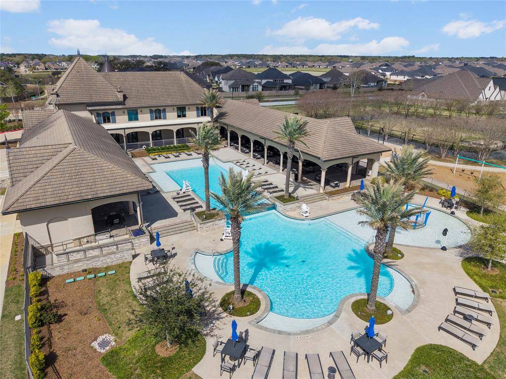 Amira has every amenity you could want -a clubhouse with a fitness room, children’s reading nook, kitchen, yoga studio and onsite HOA – Sterling Management. A beautiful courtyard that offers lake views from shaded patios featuring flat-screen televisions. A gorgeous pool that offers separate areas for adults and children. A dog park. Pickleball courts. Playgrounds. And plenty more!