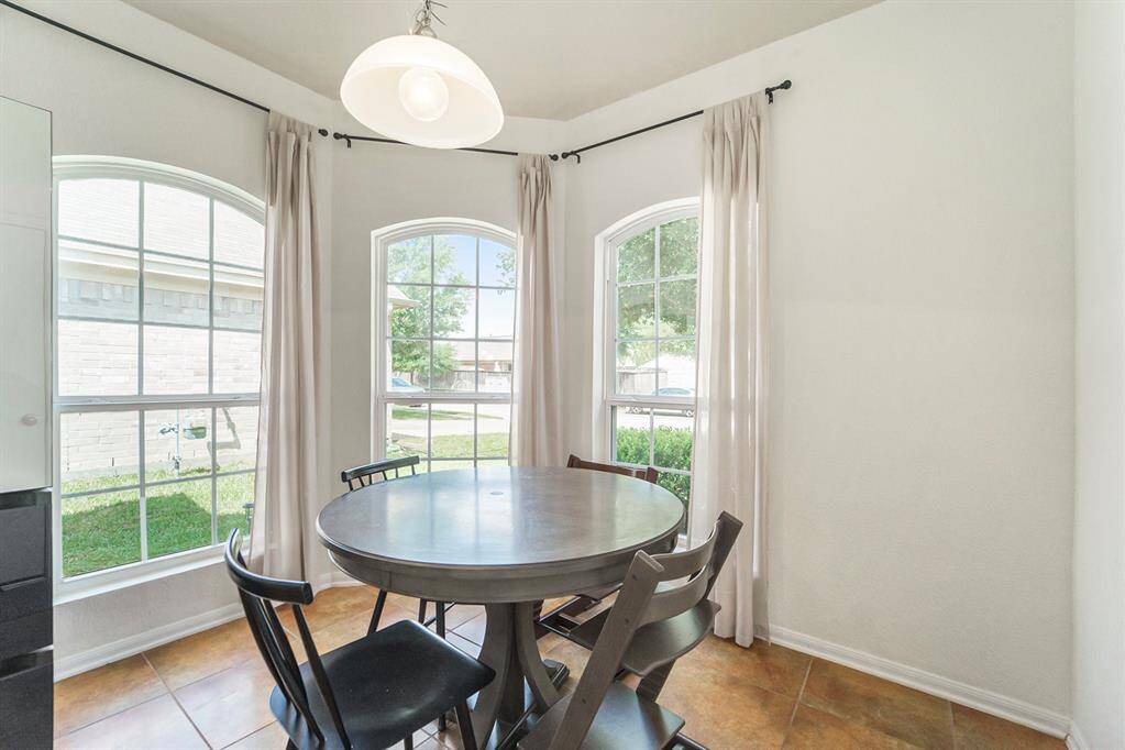 Cozy breakfast nook.