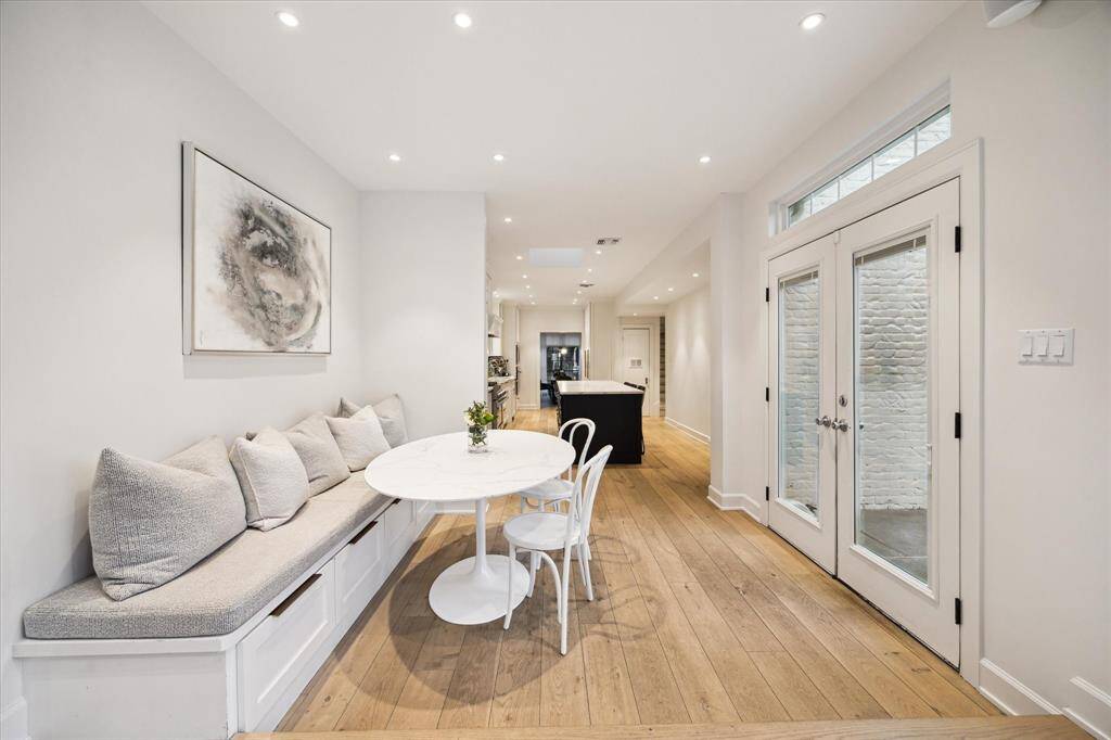 Breakfast Room