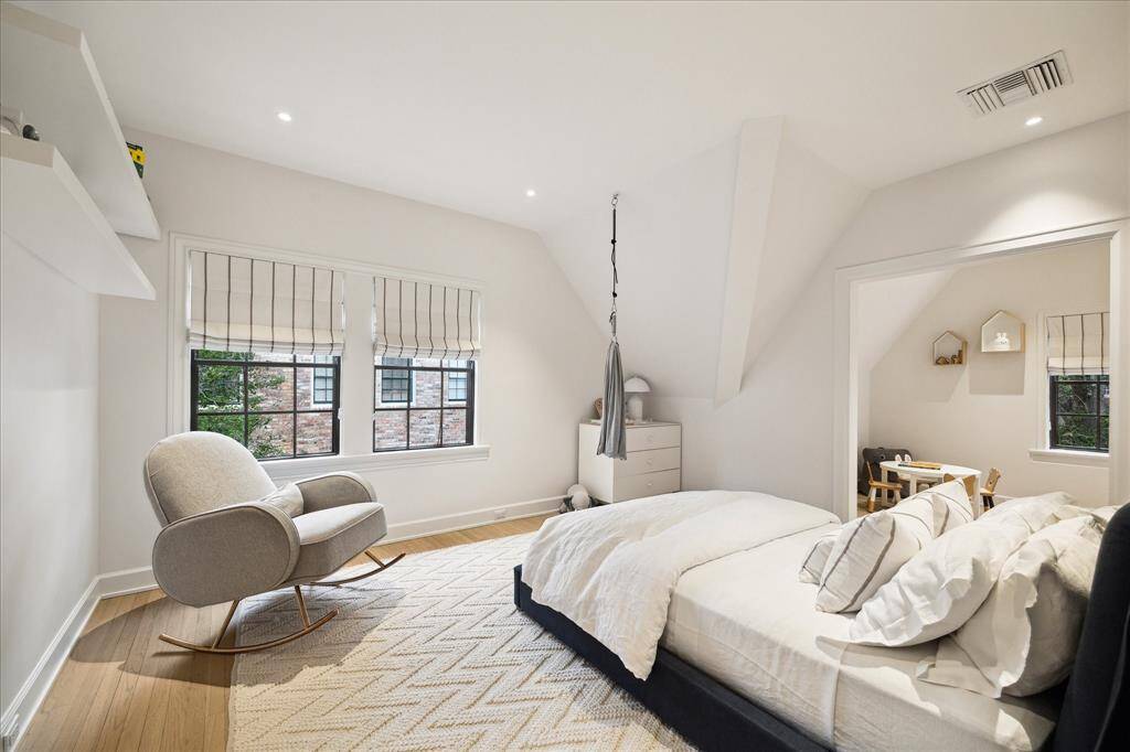 Upstairs Bedroom 2