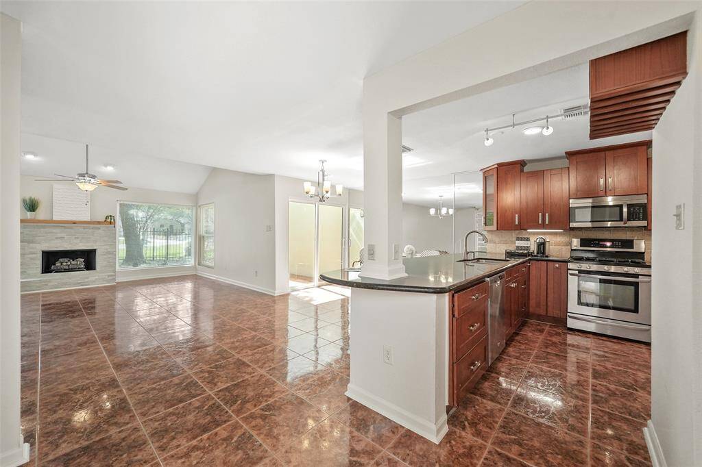 Welcome to 20313#B Sunny Shores in the heart of Pinehurst of Atascocita