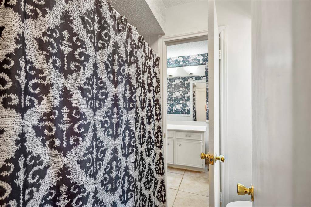 Another look at the primary bathroom and bathtub.