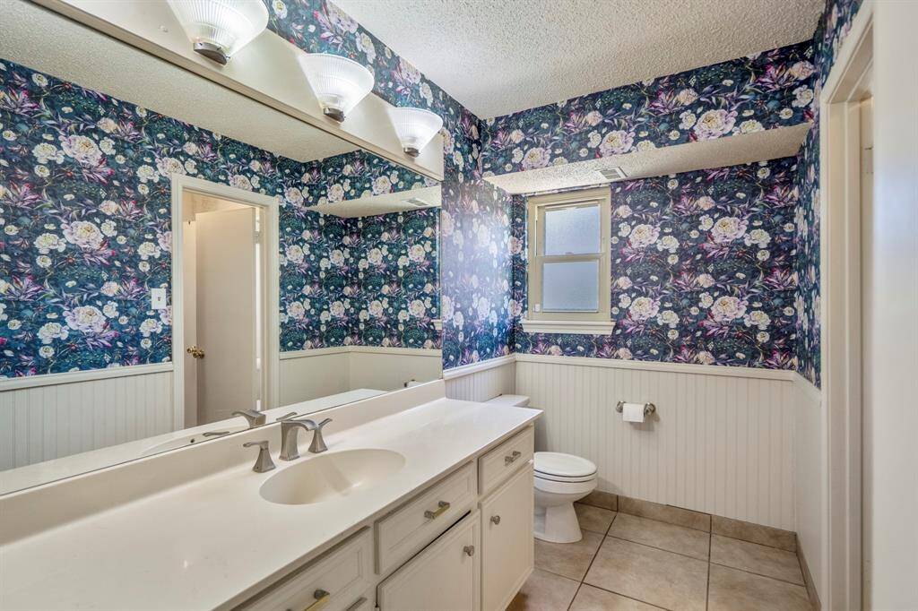 First floor hallway powder bath.