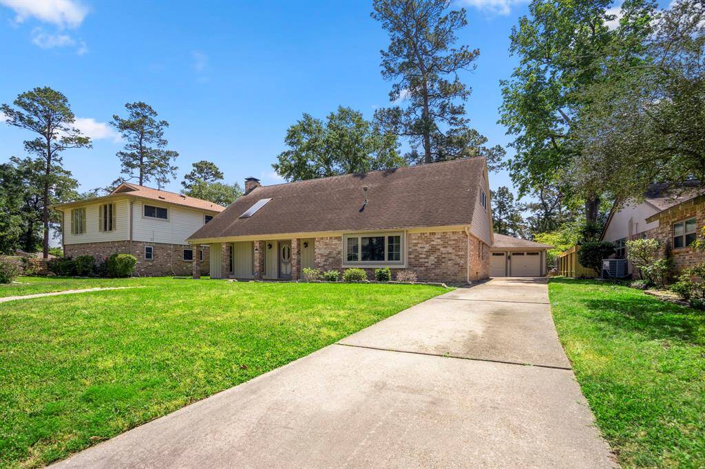 Long driveway for all of your friends and family.