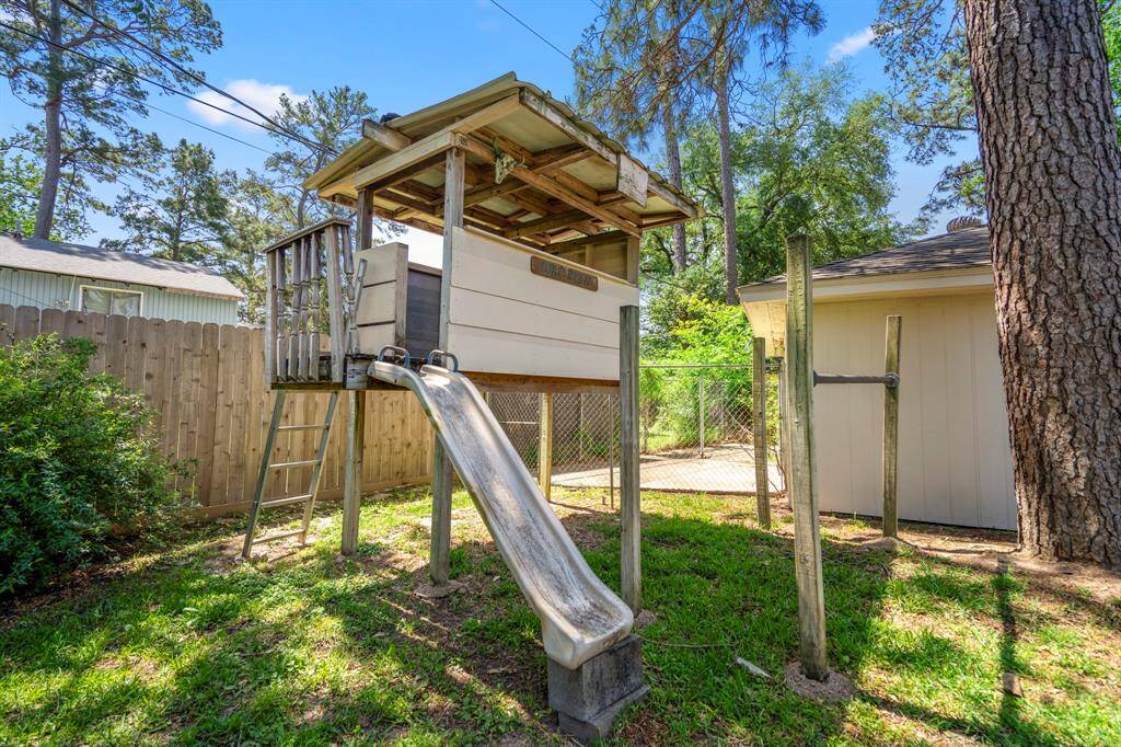 Welcome home to 207 Greenforest. Ready for new memories for you and your family.